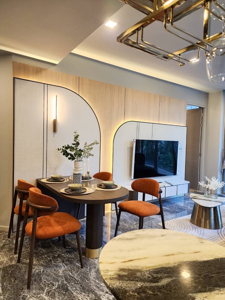 Luxurious 2-bedroom condo for rent at Ashton Residence Sukhumvit 41. Fully furnished, pet-friendly, 90 sqm, near BTS Phrom Phong. Rent 85,000 THB/month.