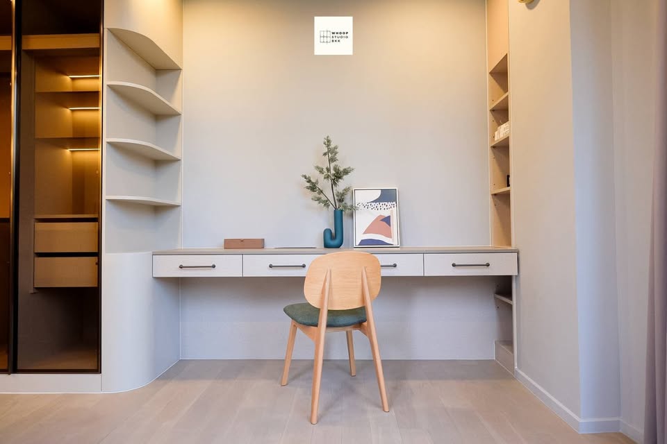 Luxurious 2-bedroom condo for rent at Ashton Residence Sukhumvit 41. Fully furnished, pet-friendly, 90 sqm, near BTS Phrom Phong. Rent 85,000 THB/month.