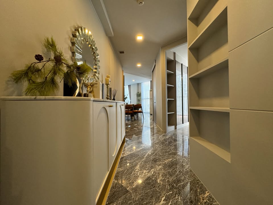 Luxurious 2-bedroom condo for rent at Ashton Residence Sukhumvit 41. Fully furnished, pet-friendly, 90 sqm, near BTS Phrom Phong. Rent 85,000 THB/month.