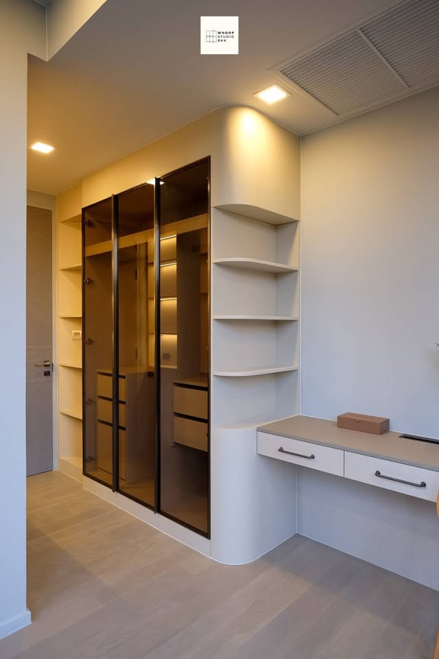 Luxurious 2-bedroom condo for rent at Ashton Residence Sukhumvit 41. Fully furnished, pet-friendly, 90 sqm, near BTS Phrom Phong. Rent 85,000 THB/month.