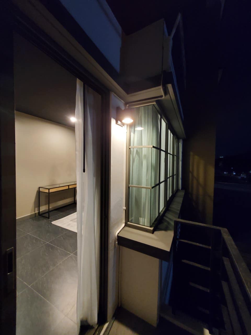 Spacious 3-bedroom, 3-bathroom townhouse for rent at Town Plus Huamark. Newly renovated, and conveniently located near ARL Huamark. Rent for 30,000 THB/month!