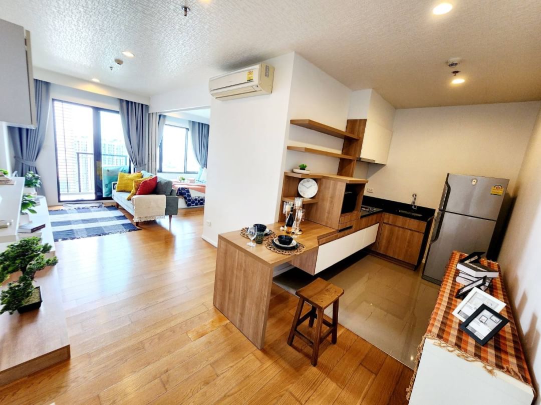 ully furnished 1-bedroom condo at Blocs 77, 42 sqm on 28th floor. Prime Sukhumvit 77 location near BTS On Nut. Rent: 20k THB/month, Sale: 4.5M THB.
