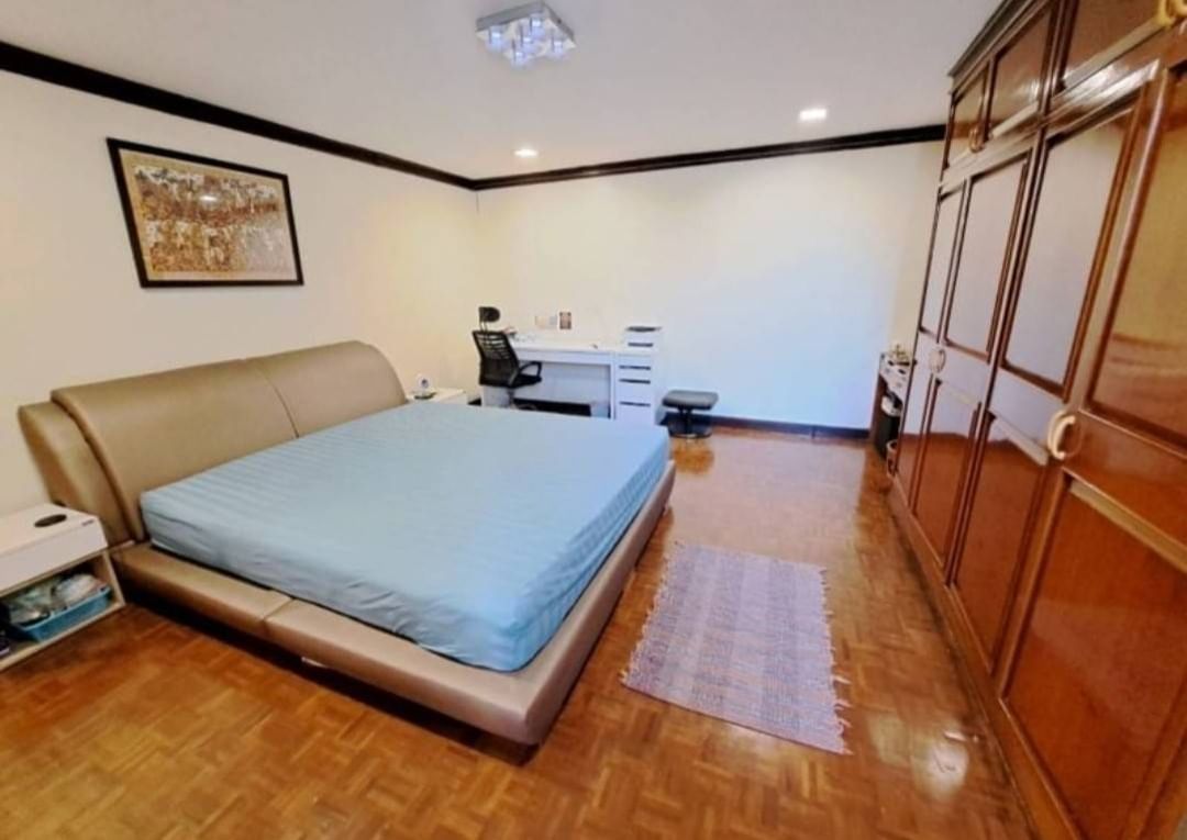 Spacious 4-bedroom condo at Tai Ping Towers, 252 sqm, fully furnished. Prime Ekamai location near BTS. Rent: 60,000 THB/month. Excellent amenities.