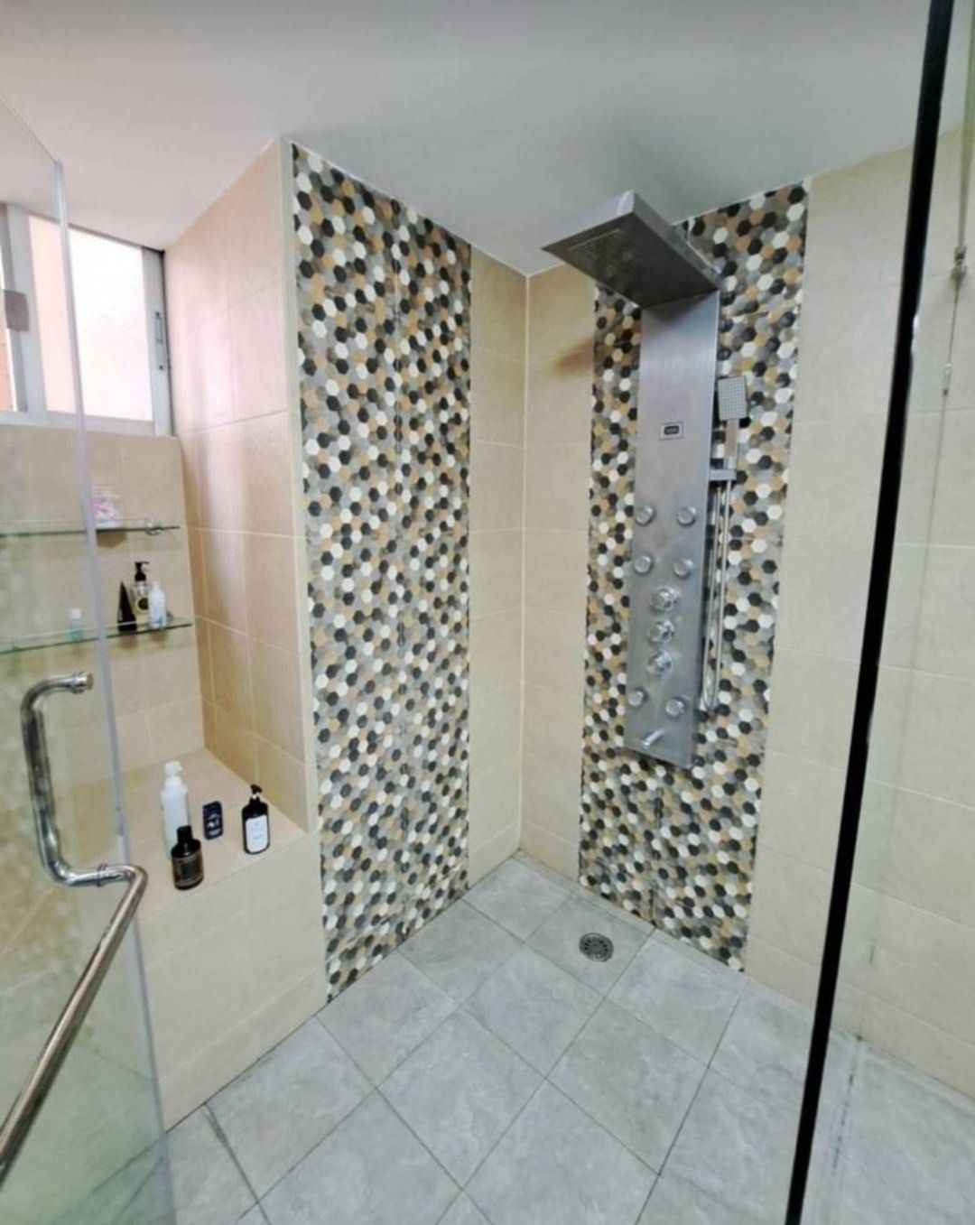 Spacious 4-bedroom condo at Tai Ping Towers, 252 sqm, fully furnished. Prime Ekamai location near BTS. Rent: 60,000 THB/month. Excellent amenities.