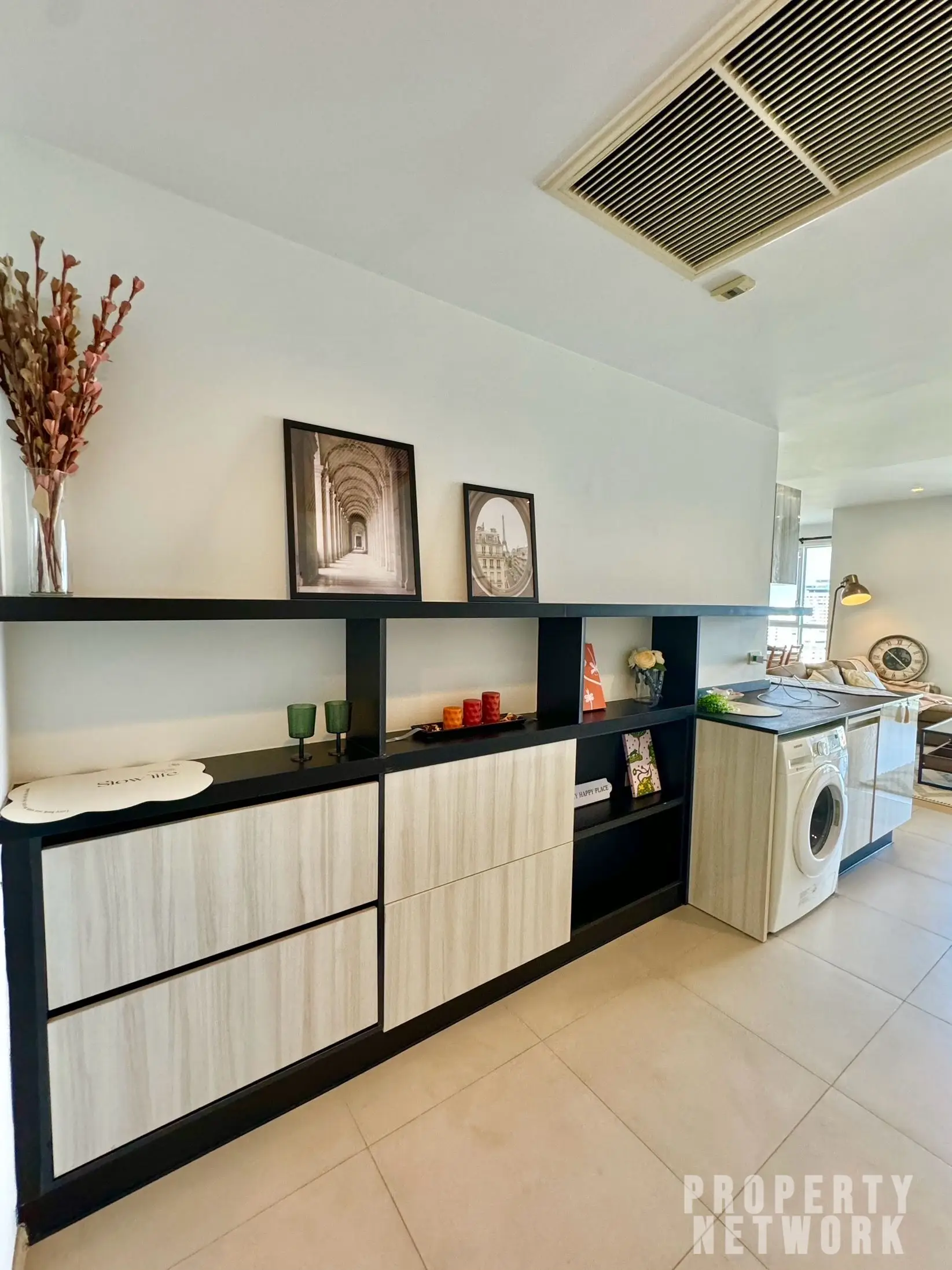 2-Bed, 2-Bath Condo at HQ Thonglor, 100 sqm, ฿69,000/month, Near BTS Thonglor – Luxury Living in Bangkok's Trendy Thonglor District