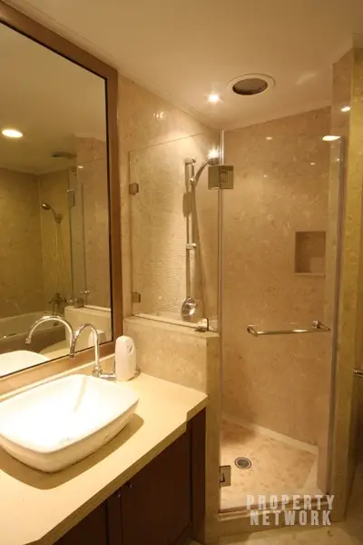 2-Bedroom, 2-Bathroom Condo for Rent at Baan Siri Ruedee, 90sqm, ฿40,000/month, Near BTS Phloen Chit, Pathum Wan – Ideal for Professionals & Families