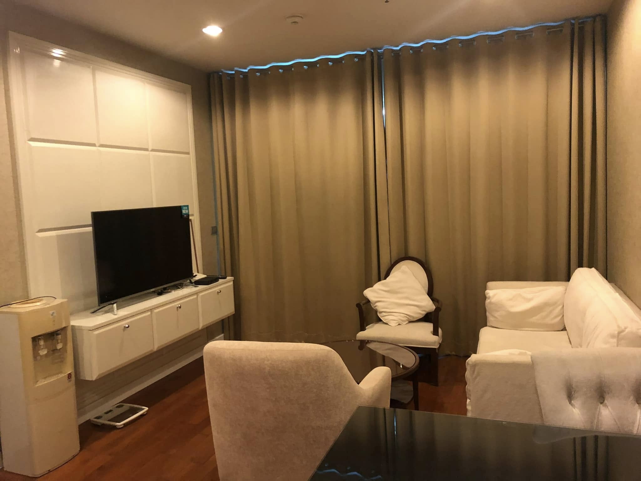 Rent a luxurious 1-bedroom condo at The Address Chidlom. Fully furnished, 57 sqm, near BTS Ploenchit, Central Chidlom. Only 38,000 THB/month!