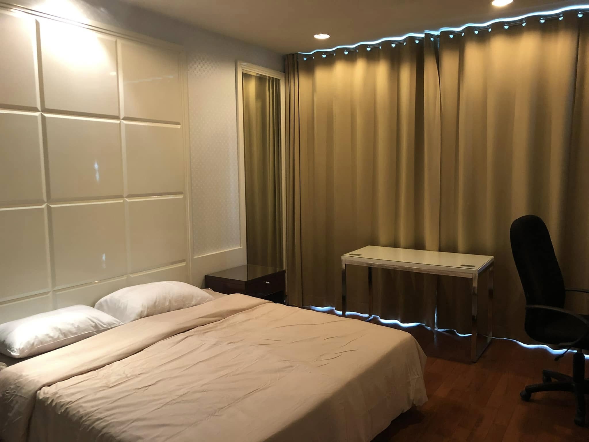 Rent a luxurious 1-bedroom condo at The Address Chidlom. Fully furnished, 57 sqm, near BTS Ploenchit, Central Chidlom. Only 38,000 THB/month!