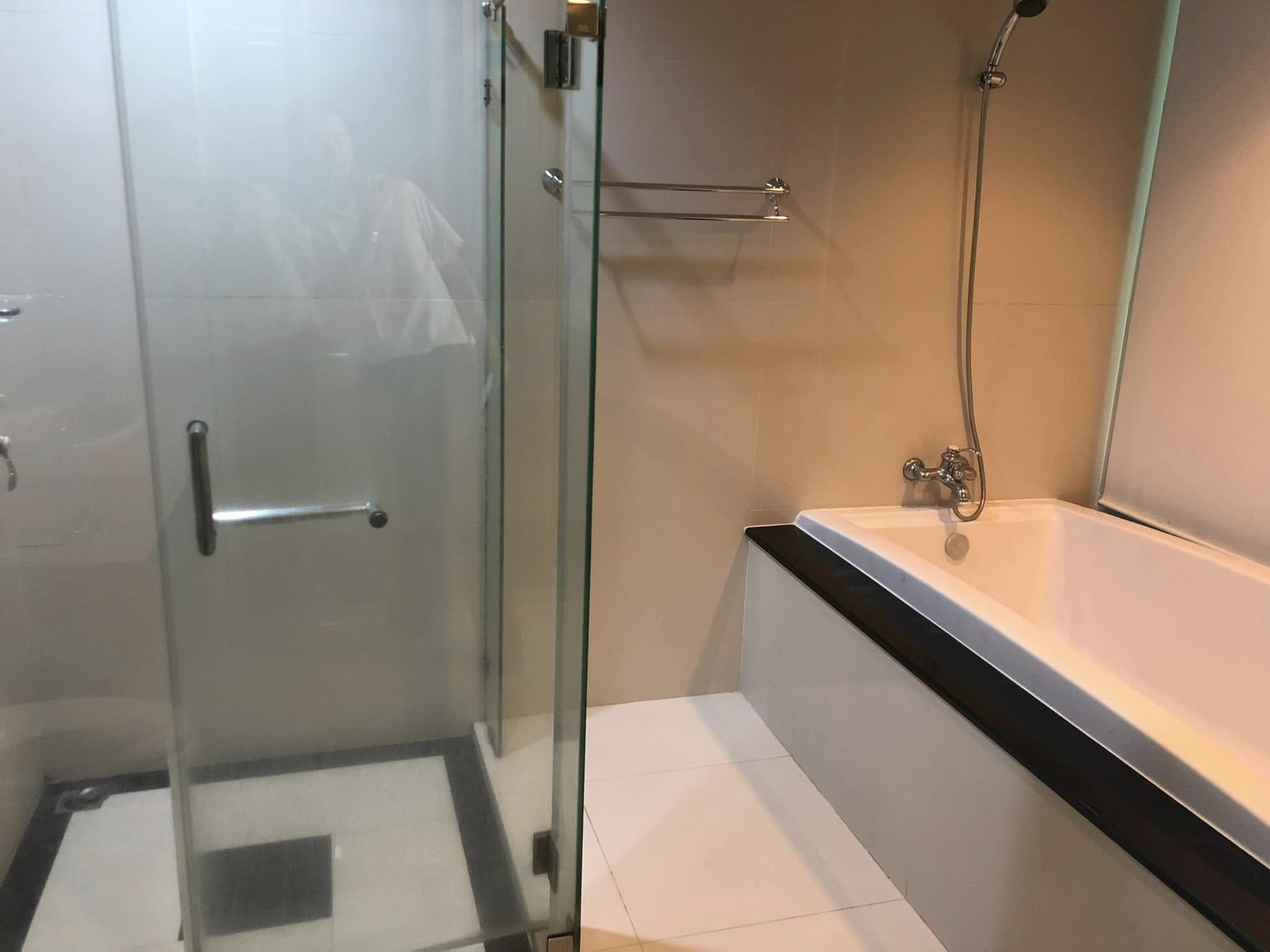 Rent a luxurious 1-bedroom condo at The Address Chidlom. Fully furnished, 57 sqm, near BTS Ploenchit, Central Chidlom. Only 38,000 THB/month!