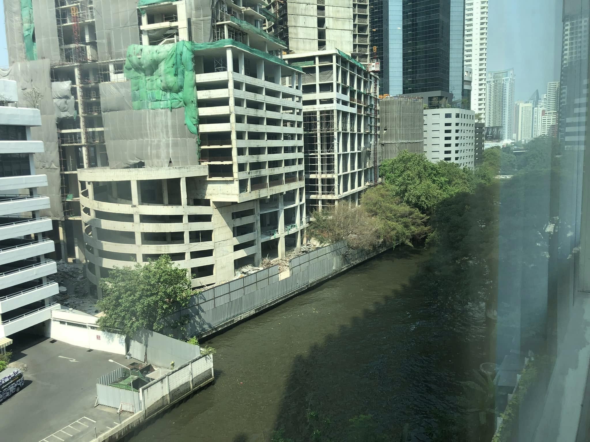 Rent a luxurious 1-bedroom condo at The Address Chidlom. Fully furnished, 57 sqm, near BTS Ploenchit, Central Chidlom. Only 38,000 THB/month!