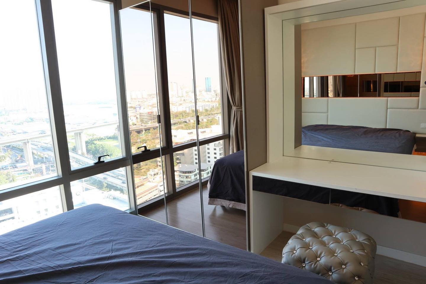 Elegant 2-bedroom condo for rent at StarView Rama 3. 22nd floor, 78sqm, fully furnished with premium amenities. Rent: 35,000 THB/month. Prime riverside location