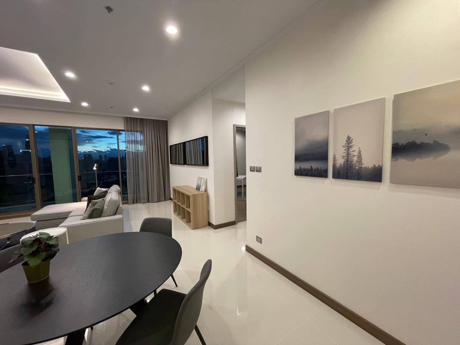3-Bedroom, 3-Bathroom Condo for Rent or Sale at SUPALAI ORIENTAL Sukhumvit 39, 145 sqm, Stunning City Views, BTS Phrom Phong, ฿110,000/month or ฿25,000,000