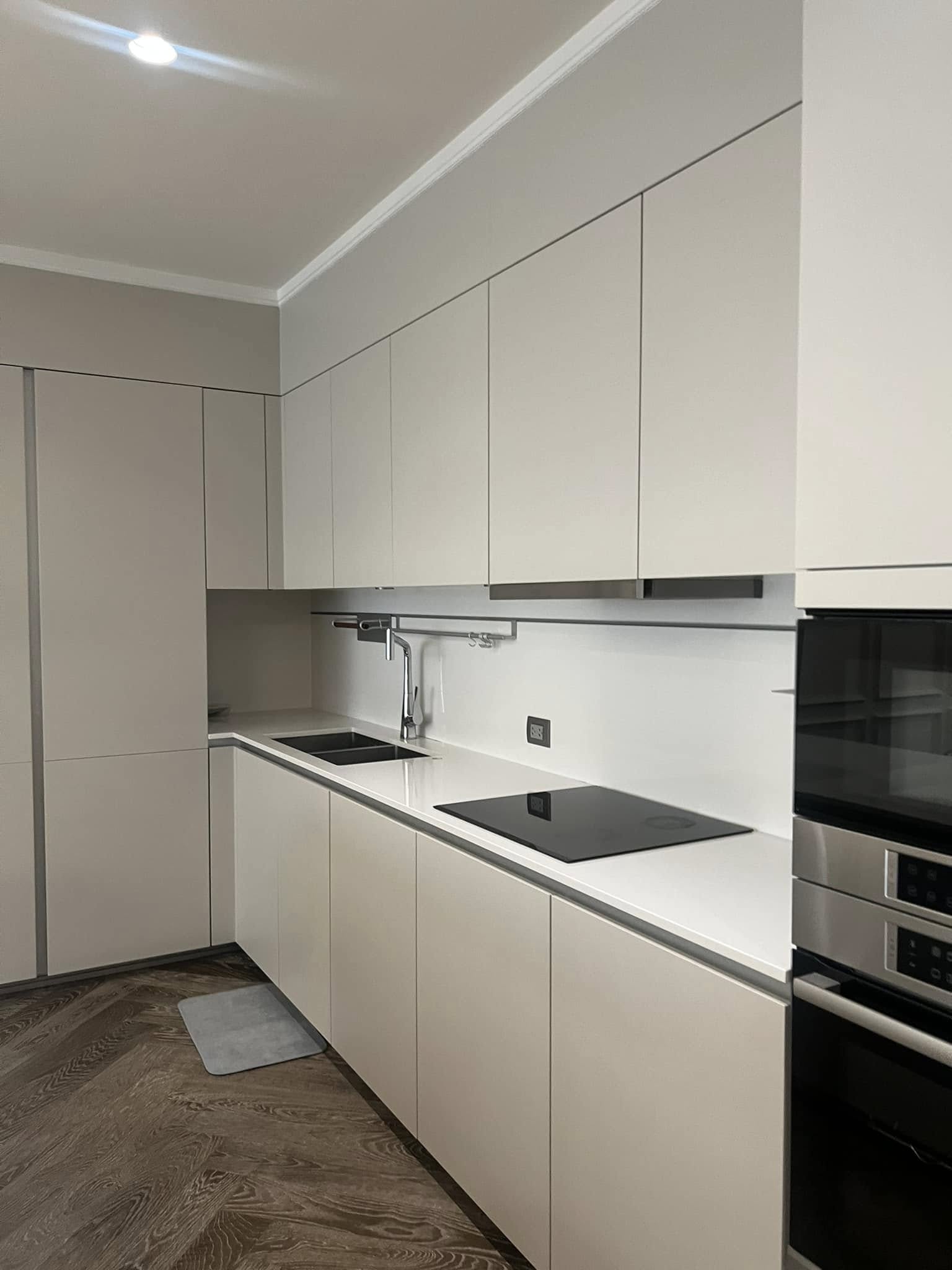 Explore luxury living at The Residences at Sindhorn Kempinski. Stunning 2-bedroom condo, 140 sqm, rime location near Lumpini Park. For sale: 33,000,000 THB