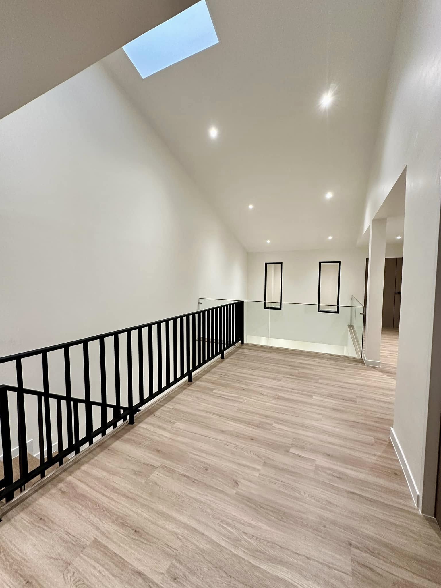 Discover a 3-bedroom townhome for sale in Sukhumvit 71, Bangkok. Features include a master bedroom duplex, double-volume living room. Sale price: 16.59M THB.