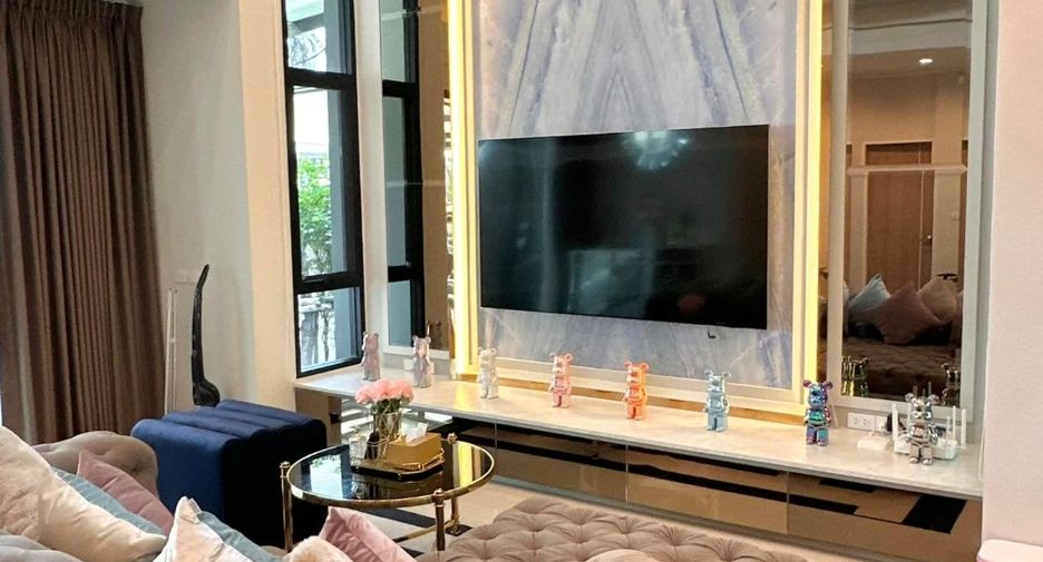 Luxurious 5-bedroom, 5-bathroom house for rent and sale at Supalai Essence Suan Luang. Fully furnished, brand new. Rent at THB 230K/month or own it for THB 29M.