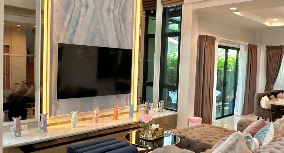Luxurious 5-bedroom, 5-bathroom house for rent and sale at Supalai Essence Suan Luang. Fully furnished, brand new. Rent at THB 230K/month or own it for THB 29M.