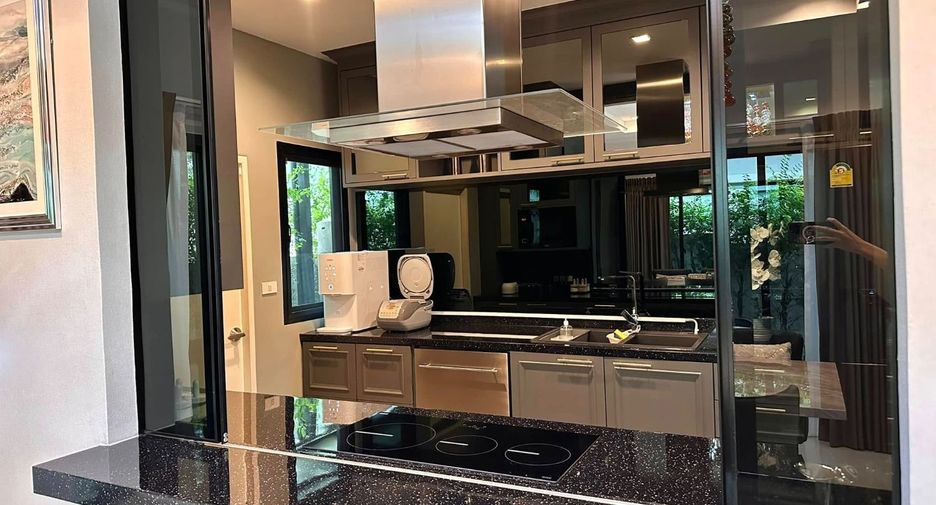 Luxurious 5-bedroom, 5-bathroom house for rent and sale at Supalai Essence Suan Luang. Fully furnished, brand new. Rent at THB 230K/month or own it for THB 29M.