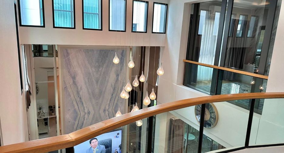 Luxurious 5-bedroom, 5-bathroom house for rent and sale at Supalai Essence Suan Luang. Fully furnished, brand new. Rent at THB 230K/month or own it for THB 29M.