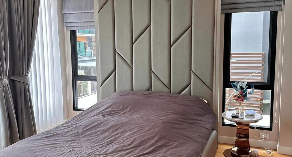 Luxurious 5-bedroom, 5-bathroom house for rent and sale at Supalai Essence Suan Luang. Fully furnished, brand new. Rent at THB 230K/month or own it for THB 29M.