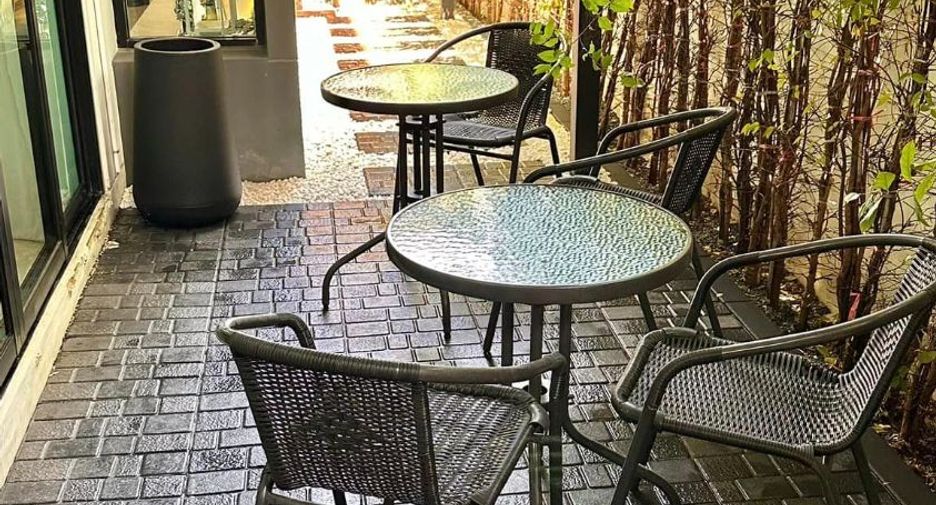 Luxurious 5-bedroom, 5-bathroom house for rent and sale at Supalai Essence Suan Luang. Fully furnished, brand new. Rent at THB 230K/month or own it for THB 29M.