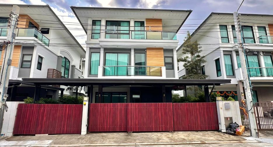 Luxurious 5-bedroom, 5-bathroom house for rent and sale at Supalai Essence Suan Luang. Fully furnished, brand new. Rent at THB 230K/month or own it for THB 29M.