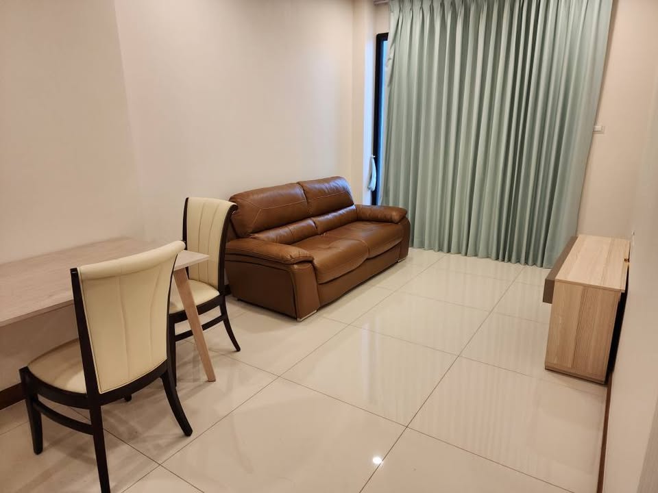 1-Bedroom, 1-Bathroom Condo for Rent at Suphalai Premier Charoennakhon, 48 sqm, ฿20,000/month, Steps from Golden Line BTS (Khlong San Station)