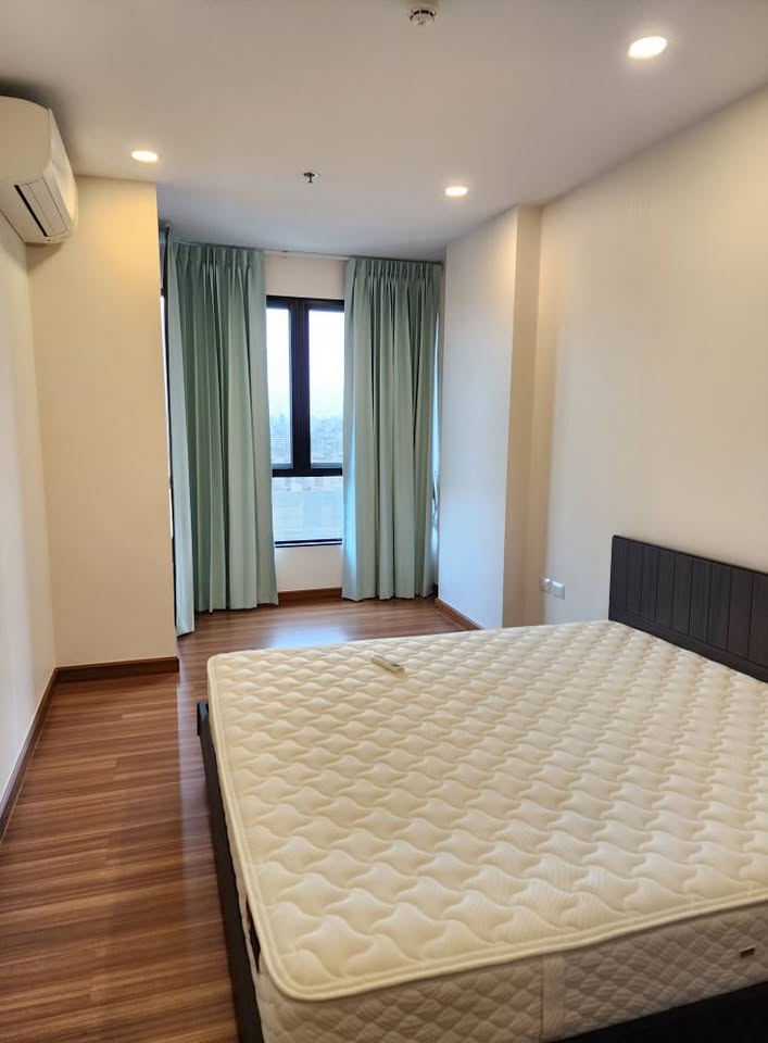 1-Bedroom, 1-Bathroom Condo for Rent at Suphalai Premier Charoennakhon, 48 sqm, ฿20,000/month, Steps from Golden Line BTS (Khlong San Station)