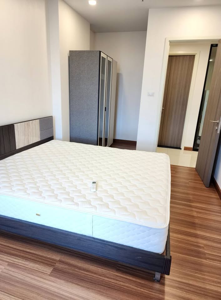 1-Bedroom, 1-Bathroom Condo for Rent at Suphalai Premier Charoennakhon, 48 sqm, ฿20,000/month, Steps from Golden Line BTS (Khlong San Station)