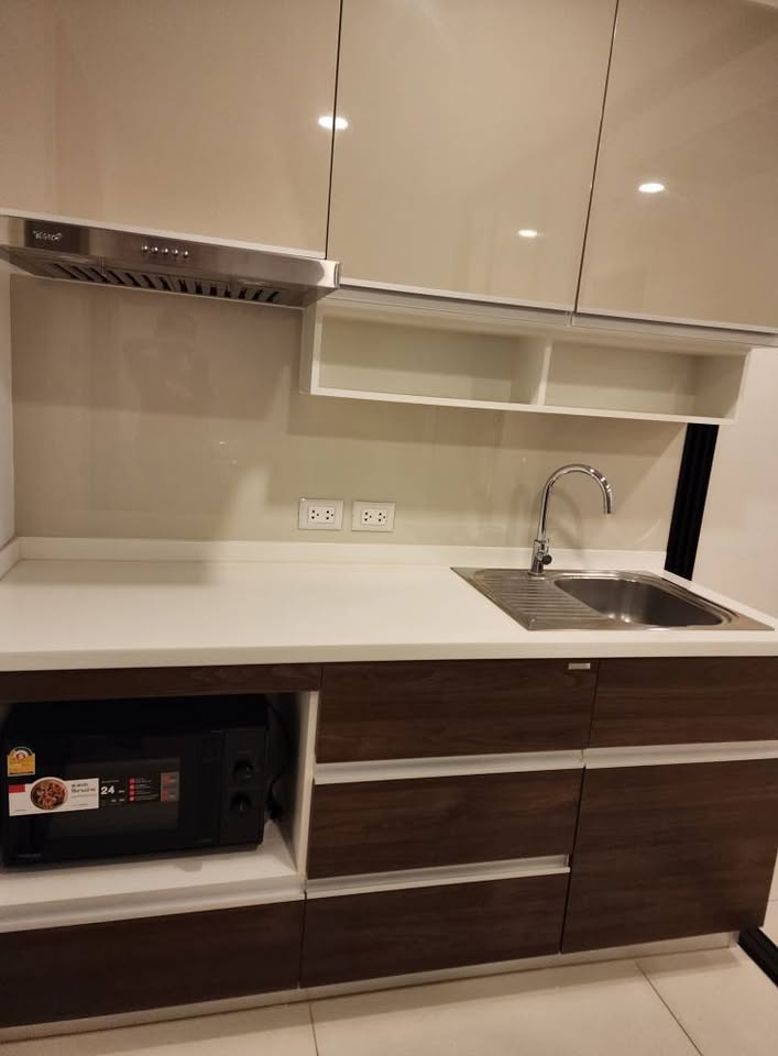 1-Bedroom, 1-Bathroom Condo for Rent at Suphalai Premier Charoennakhon, 48 sqm, ฿20,000/month, Steps from Golden Line BTS (Khlong San Station)