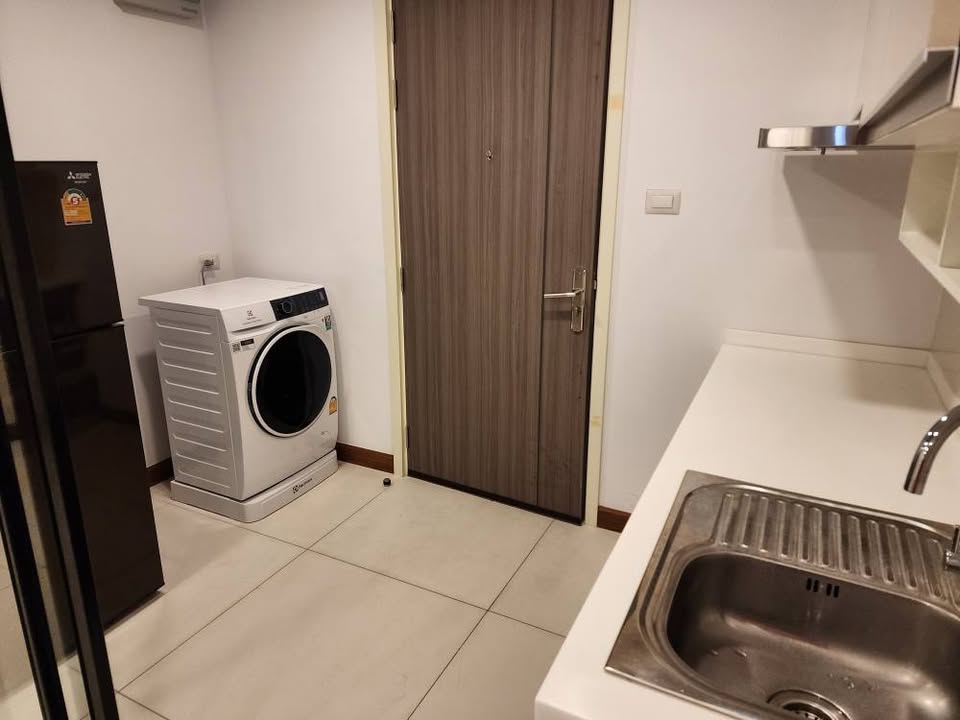 1-Bedroom, 1-Bathroom Condo for Rent at Suphalai Premier Charoennakhon, 48 sqm, ฿20,000/month, Steps from Golden Line BTS (Khlong San Station)