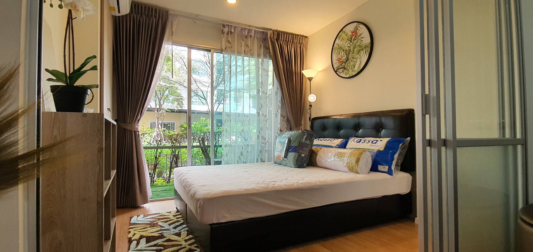 1-Bedroom, 1-Bathroom Condo for Rent or Sale at LPN Onnut-Pattanakarn, 34.28 sqm, ฿9,500/month or ฿2,150,000, Near BTS On Nut, Fully Furnished