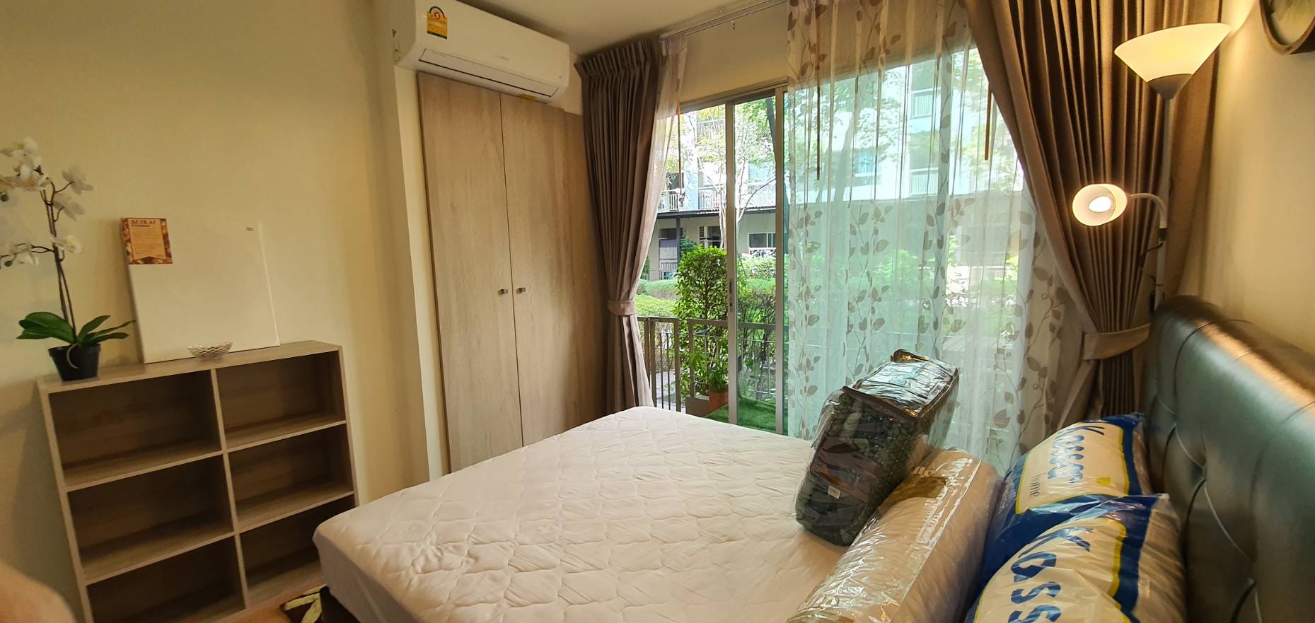 1-Bedroom, 1-Bathroom Condo for Rent or Sale at LPN Onnut-Pattanakarn, 34.28 sqm, ฿9,500/month or ฿2,150,000, Near BTS On Nut, Fully Furnished