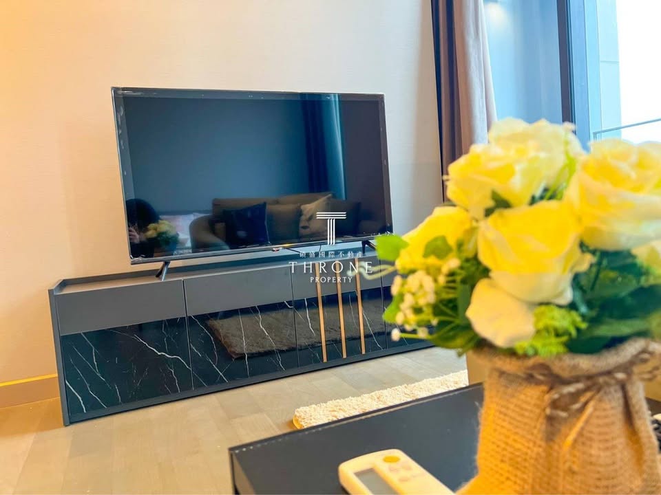 1 Bedroom, 1 Bathroom, for Rent at The Esse at Singha Complex, 35.99 sq.m., Fully Furnished, Near MRT Phetchaburi Station, ฿30,000/month