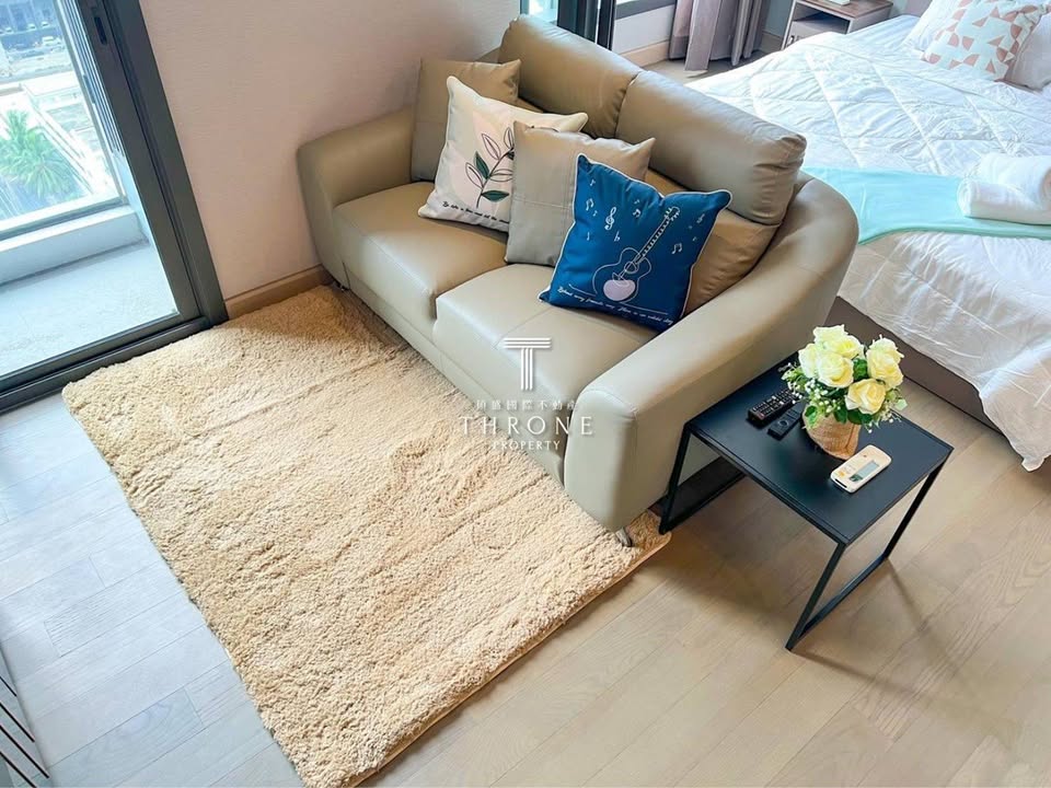1 Bedroom, 1 Bathroom, for Rent at The Esse at Singha Complex, 35.99 sq.m., Fully Furnished, Near MRT Phetchaburi Station, ฿30,000/month