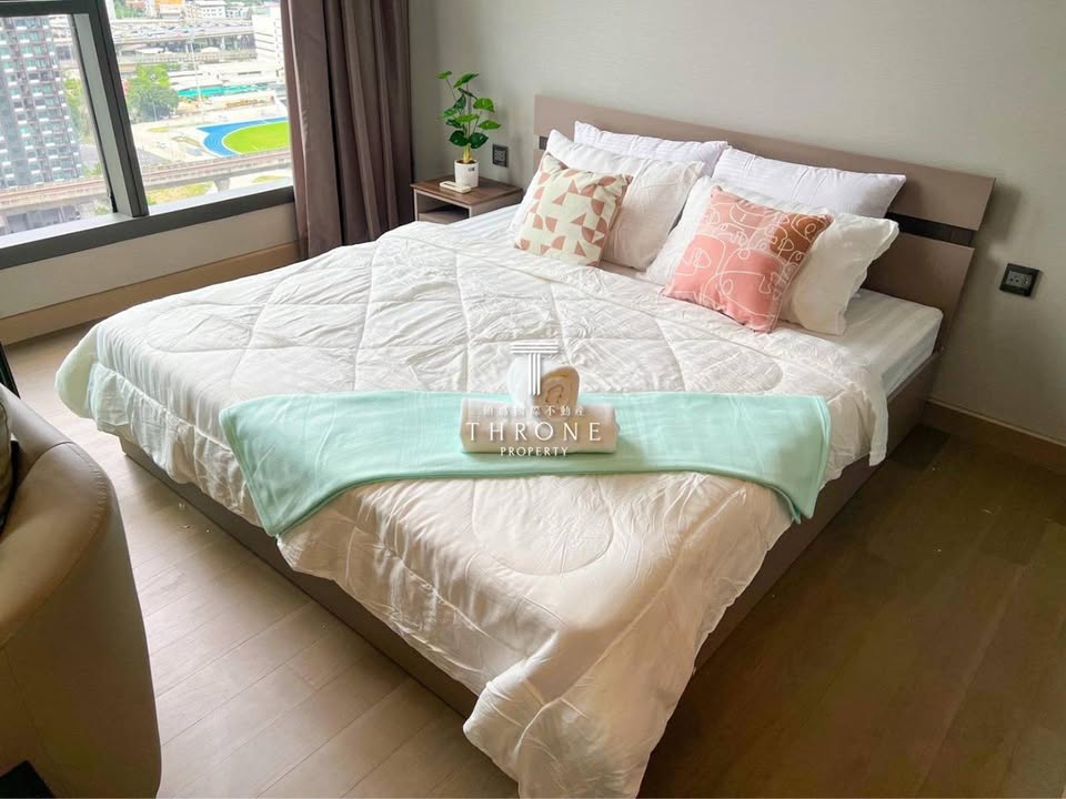 1 Bedroom, 1 Bathroom, for Rent at The Esse at Singha Complex, 35.99 sq.m., Fully Furnished, Near MRT Phetchaburi Station, ฿30,000/month