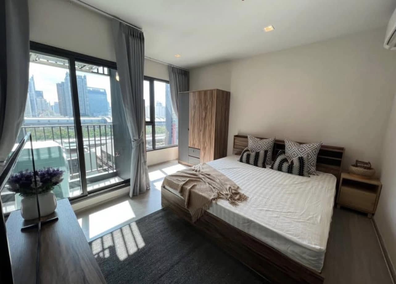 Modern 1-bedroom condo for rent at Life Asoke Rama 9. Fully furnished, 25 sqm, THB 17,000/month. Prime location near MRT Rama 9 & Central Plaza.