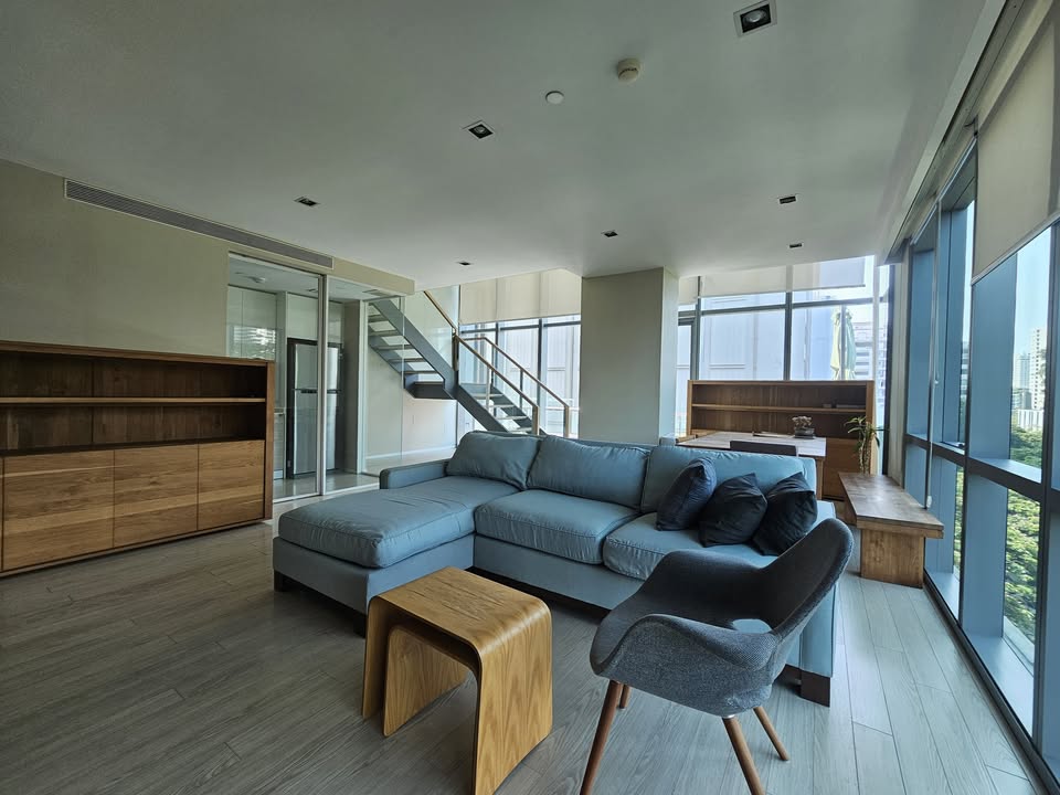 Luxurious 2-bedroom condo for rent at The Room Sukhumvit 21. Spacious 125sqm unit with premium furnishings, near BTS Asoke & Terminal 21. Rent: THB 75,000/month