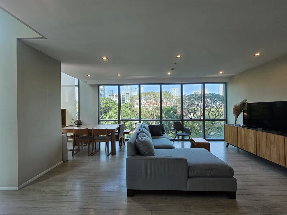 Luxurious 2-bedroom condo for rent at The Room Sukhumvit 21. Spacious 125sqm unit with premium furnishings, near BTS Asoke & Terminal 21. Rent: THB 75,000/month