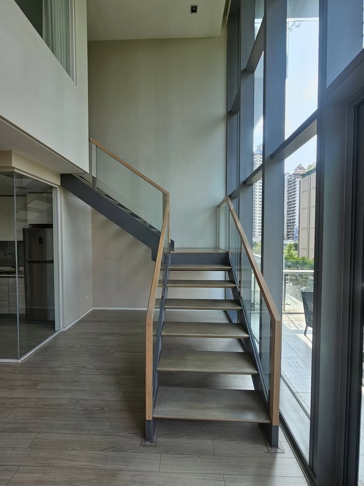 Luxurious 2-bedroom condo for rent at The Room Sukhumvit 21. Spacious 125sqm unit with premium furnishings, near BTS Asoke & Terminal 21. Rent: THB 75,000/month