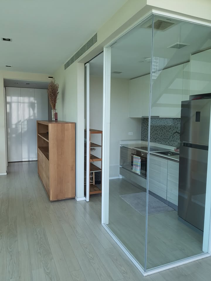 Luxurious 2-bedroom condo for rent at The Room Sukhumvit 21. Spacious 125sqm unit with premium furnishings, near BTS Asoke & Terminal 21. Rent: THB 75,000/month