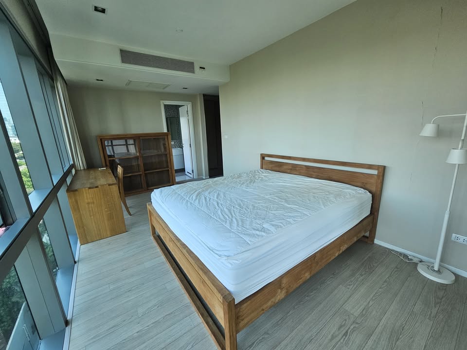 Luxurious 2-bedroom condo for rent at The Room Sukhumvit 21. Spacious 125sqm unit with premium furnishings, near BTS Asoke & Terminal 21. Rent: THB 75,000/month