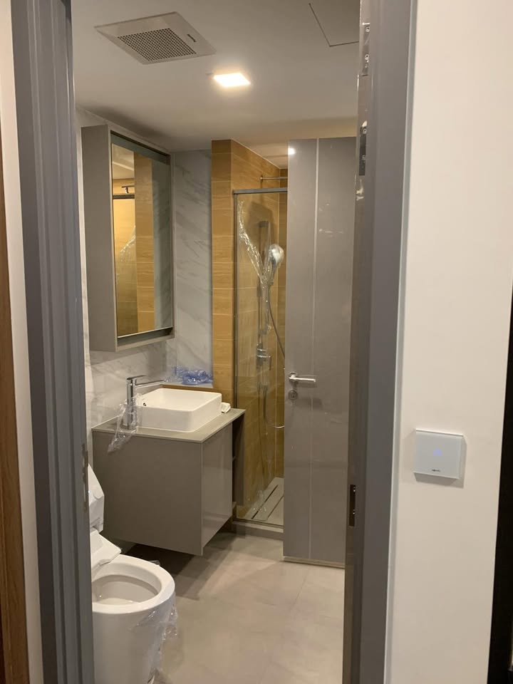 Rent a fully furnished 1-bedroom condo at Taka Haus, Ekkamai. 44 sqm, 5th floor, 21,800 THB/month. Modern amenities, close to BTS Ekkamai, Gateway Ekkamai
