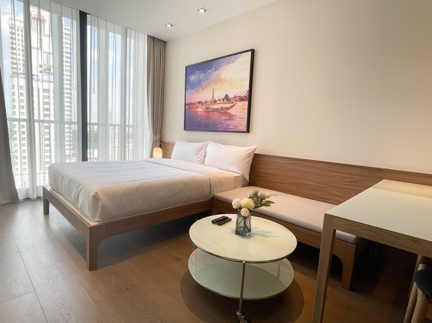 Cozy 1-BR Condo at President Park Sukhumvit 24, 35 sqm, fully furnished, rent at 25,000 THB/month. Prime location near BTS Phrom Phong. Ready now.