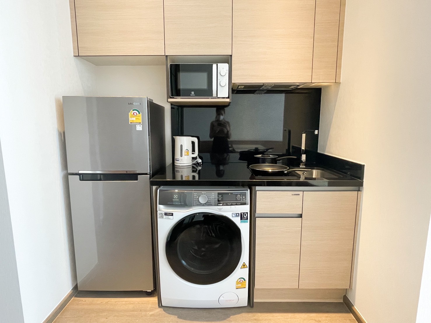 Cozy 1-BR Condo at President Park Sukhumvit 24, 35 sqm, fully furnished, rent at 25,000 THB/month. Prime location near BTS Phrom Phong. Ready now.