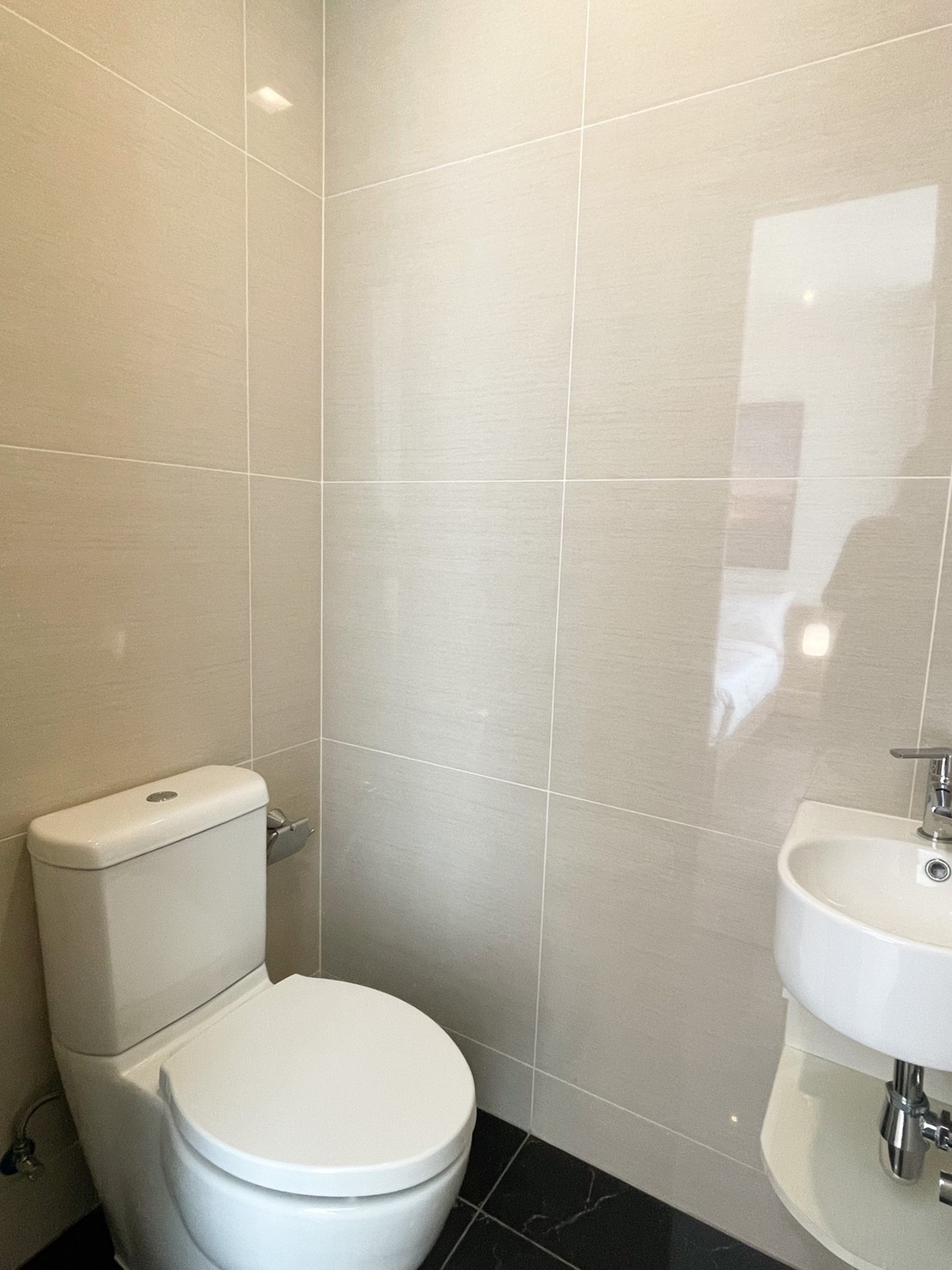 Cozy 1-BR Condo at President Park Sukhumvit 24, 35 sqm, fully furnished, rent at 25,000 THB/month. Prime location near BTS Phrom Phong. Ready now.