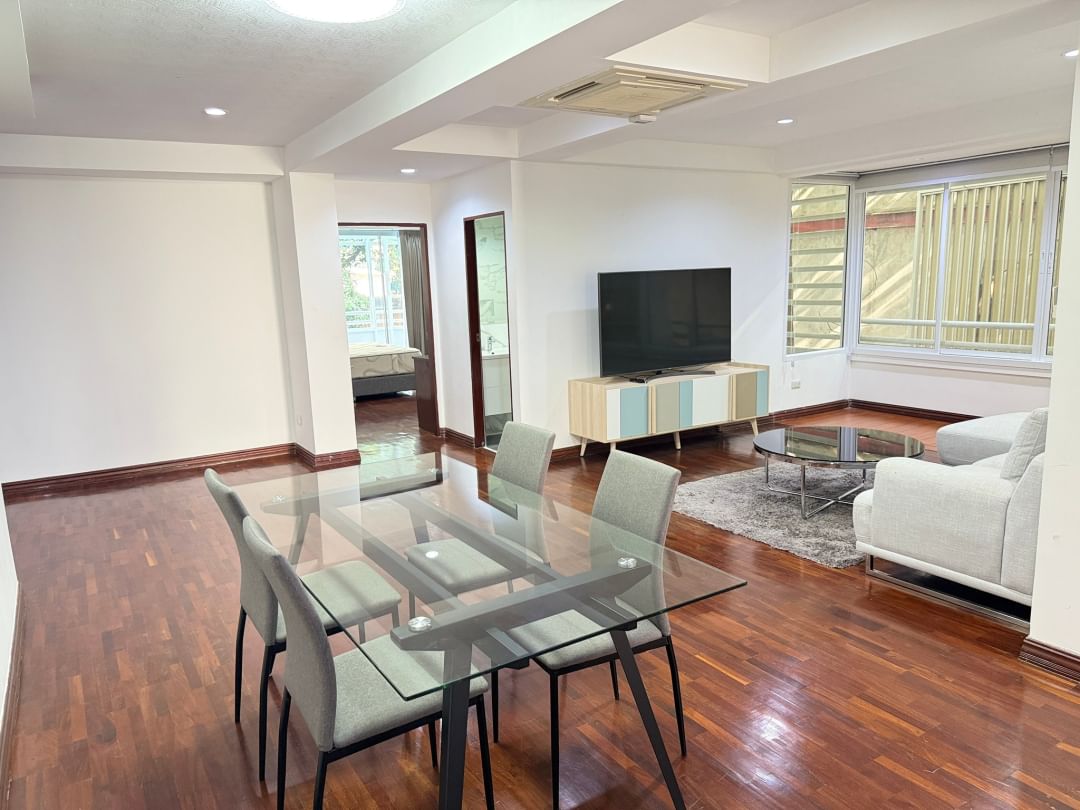 Luxury 2-BR, 2-BA condo at P.R. Home II, Thonglor Soi 8, 250 sqm, rent 75,000 THB/month. Spacious living, prime location near BTS Thonglor.
