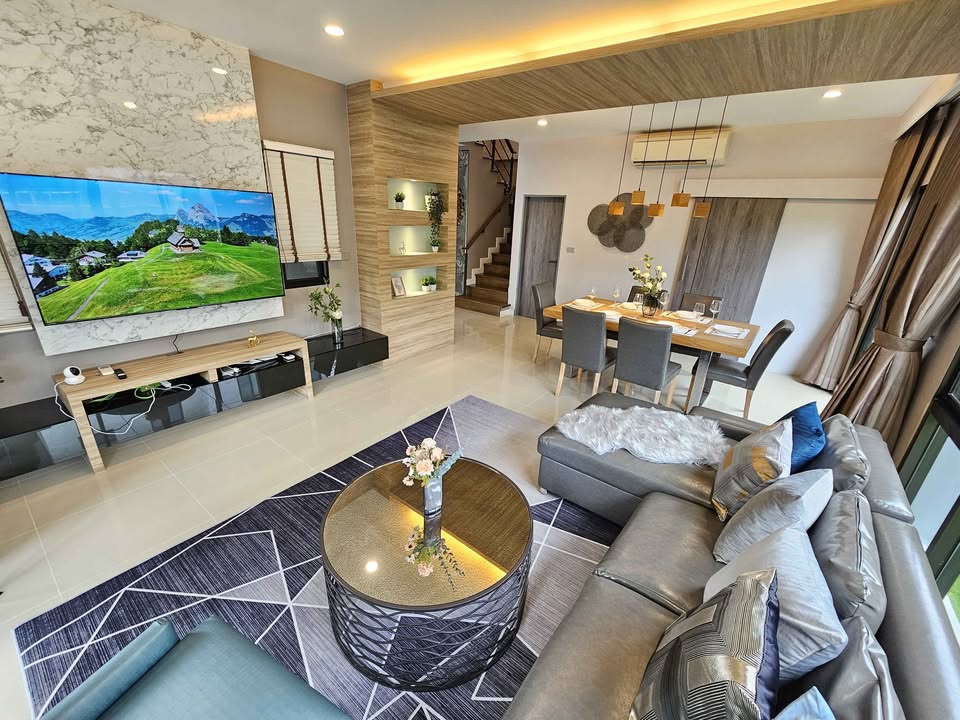 5-Bed, 4-Bath House for Rent at Baan Lumpini Suan Luang Rama 9, 216 sqm, ฿105,000/month – Near Suan Luang Rama 9 MRT, Pet-Friendly, Family-Friendly