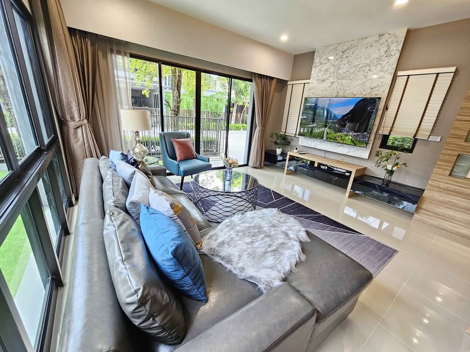 5-Bed, 4-Bath House for Rent at Baan Lumpini Suan Luang Rama 9, 216 sqm, ฿105,000/month – Near Suan Luang Rama 9 MRT, Pet-Friendly, Family-Friendly
