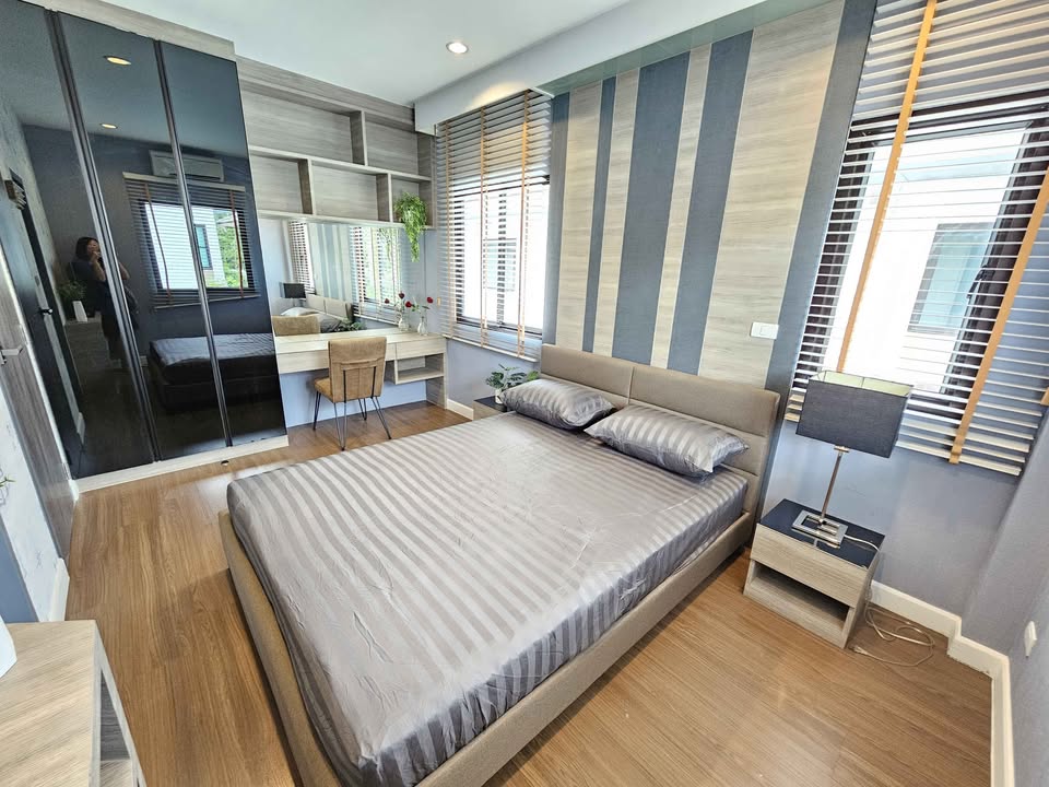 5-Bed, 4-Bath House for Rent at Baan Lumpini Suan Luang Rama 9, 216 sqm, ฿105,000/month – Near Suan Luang Rama 9 MRT, Pet-Friendly, Family-Friendly