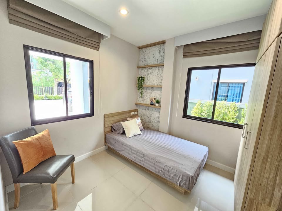 5-Bed, 4-Bath House for Rent at Baan Lumpini Suan Luang Rama 9, 216 sqm, ฿105,000/month – Near Suan Luang Rama 9 MRT, Pet-Friendly, Family-Friendly